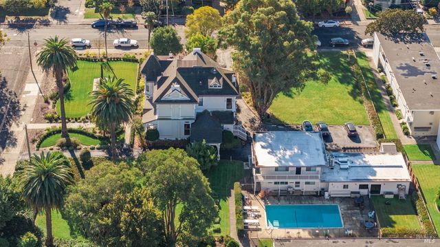 423 Seminary St, Napa, CA 94559