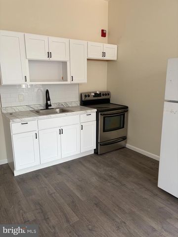 810 W SOMERSET ST, Philadelphia, PA 19133