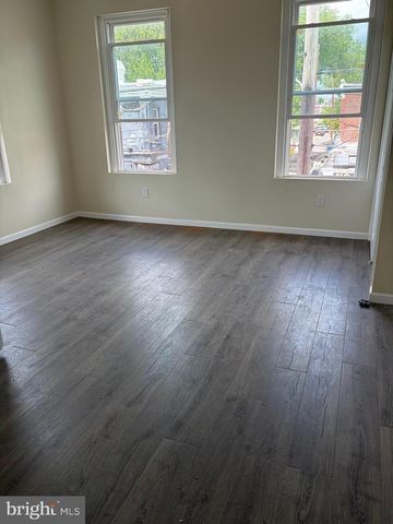 810 W SOMERSET ST, Philadelphia, PA 19133