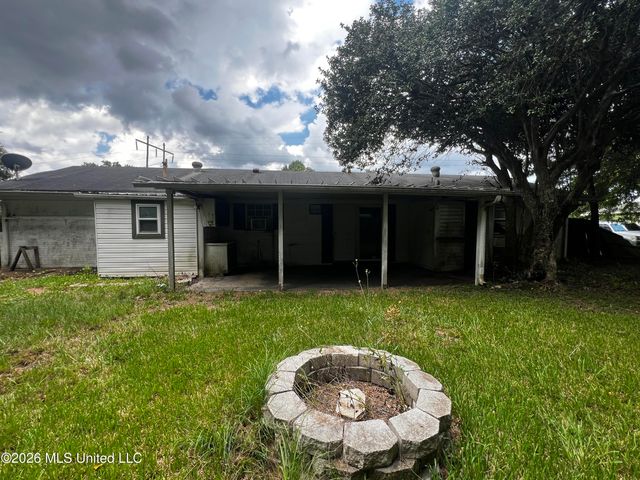 204 N Wilson Boulevard, Gulfport, MS 39503