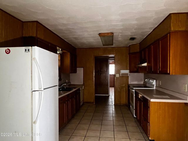 204 N Wilson Boulevard, Gulfport, MS 39503