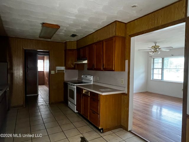 204 N Wilson Boulevard, Gulfport, MS 39503