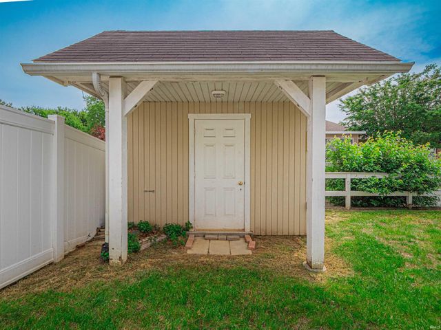 3805 Windsong Cove, Evansville, IN 47715