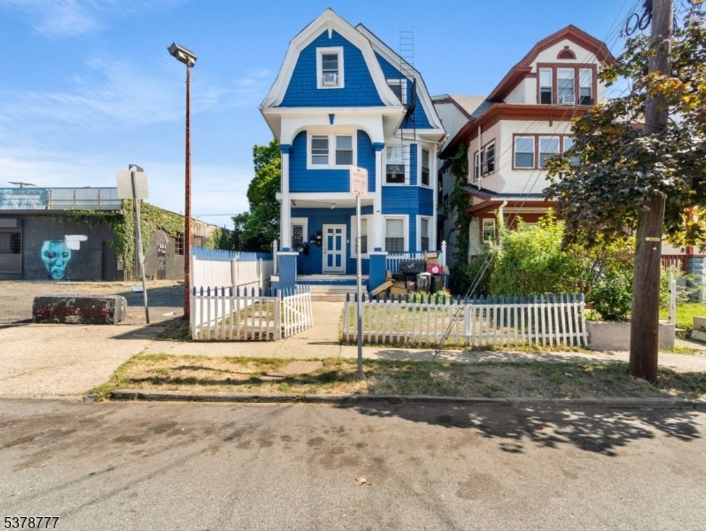 137 Renner Ave, Newark City, NJ 07112