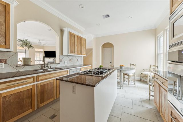 3515 Yupon Street, Houston, TX 77006