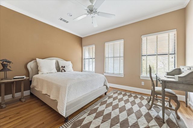 3515 Yupon Street, Houston, TX 77006