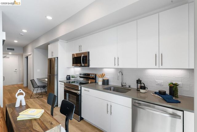 260 Brooklyn Basin Way 452, Oakland, CA 94606