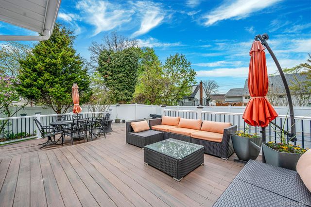 320 28th Street, Lindenhurst, NY 11757