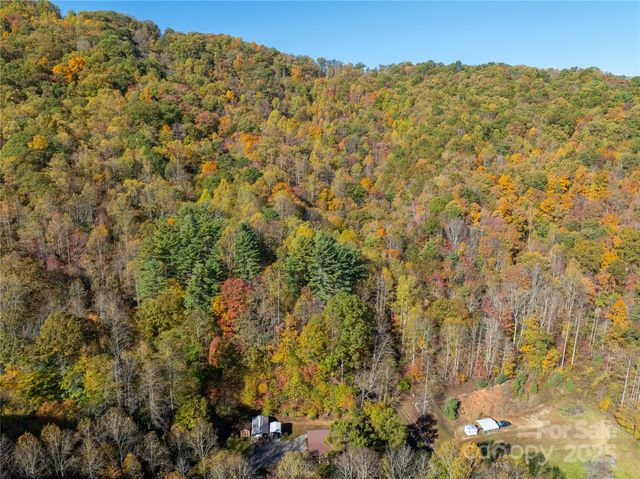 999 Cullisia Road, Bryson City, NC 28713