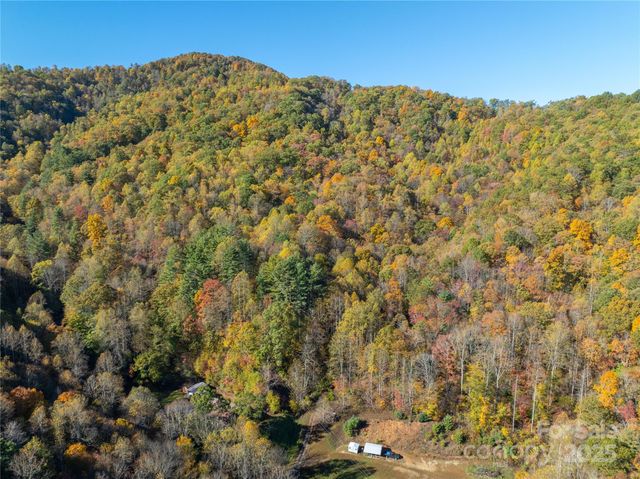 999 Cullisia Road, Bryson City, NC 28713