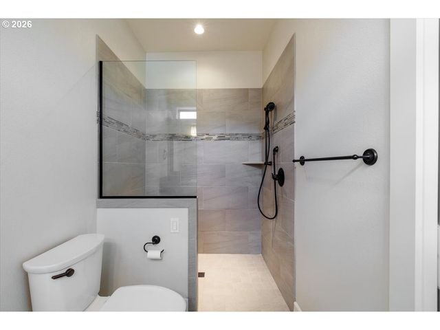 15275 Sw BRIGHTON Way, Beaverton, OR 97007