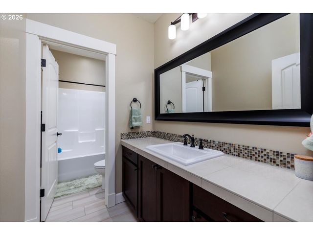 15275 Sw BRIGHTON Way, Beaverton, OR 97007