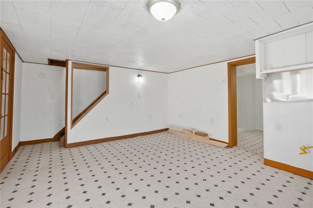 832 Delaware Ave, Glassport, PA 15045