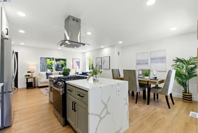 19157 Parsons Ave, Castro Valley, CA 94546