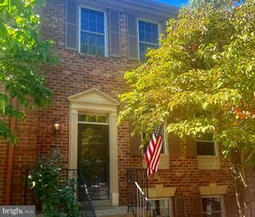 5910 WOODFIELD ESTATES DR, Alexandria, VA 22310