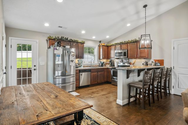 1109 Stoutamire DR, Salem, VA 24153