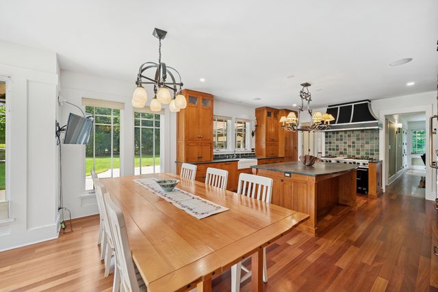 100 Old Green Bay Road, Winnetka, IL 60093