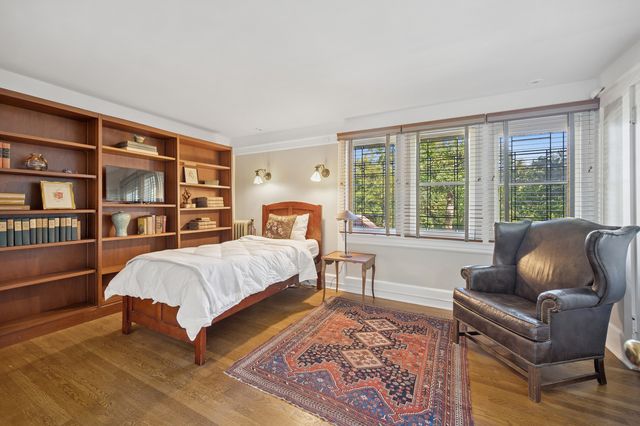 100 Old Green Bay Road, Winnetka, IL 60093