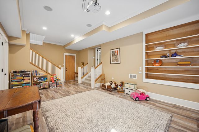 100 Old Green Bay Road, Winnetka, IL 60093