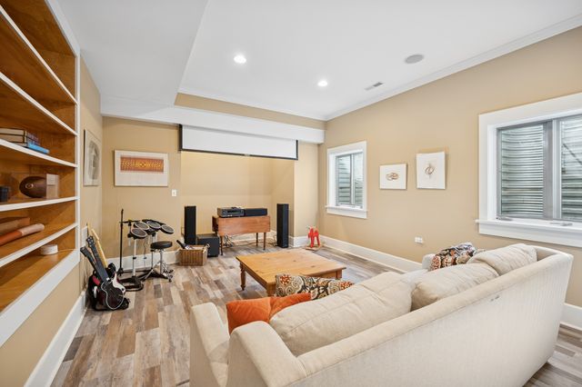 100 Old Green Bay Road, Winnetka, IL 60093