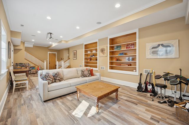 100 Old Green Bay Road, Winnetka, IL 60093