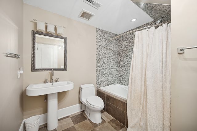 100 Old Green Bay Road, Winnetka, IL 60093