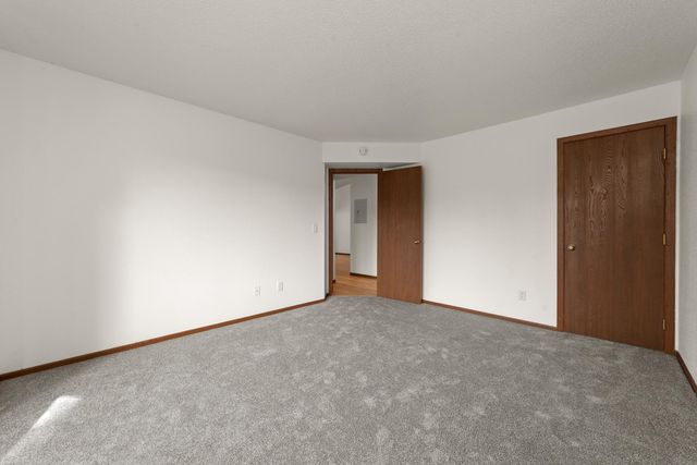 7019 W 110th Street Circle 15, Bloomington, MN 55438