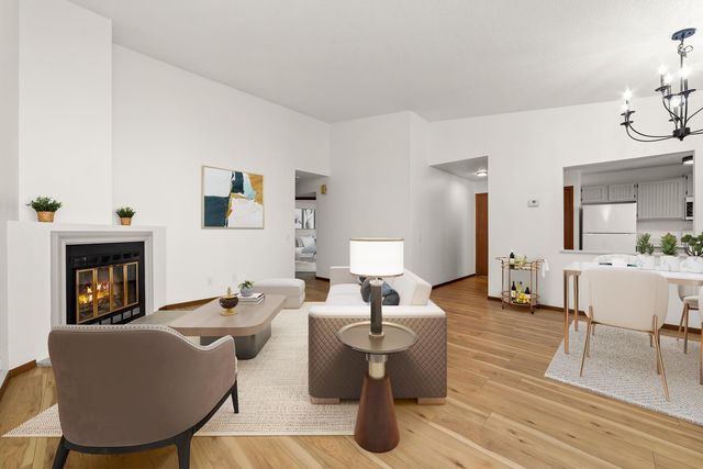 7019 W 110th Street Circle 15, Bloomington, MN 55438