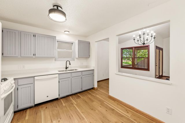 7019 W 110th Street Circle 15, Bloomington, MN 55438