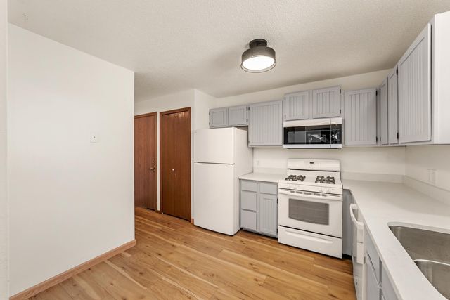 7019 W 110th Street Circle 15, Bloomington, MN 55438