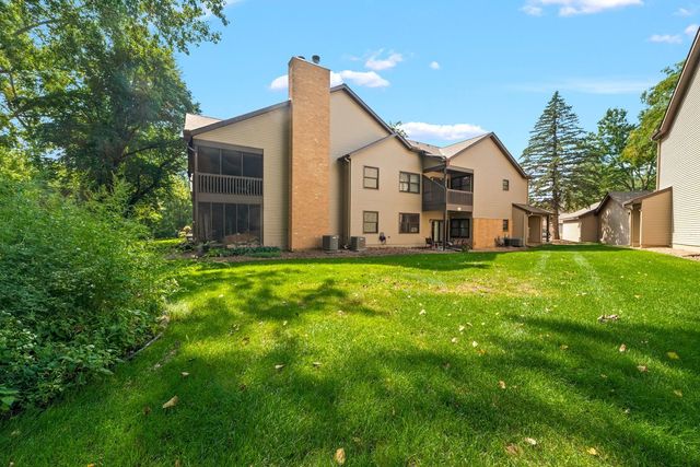 7019 W 110th Street Circle 15, Bloomington, MN 55438