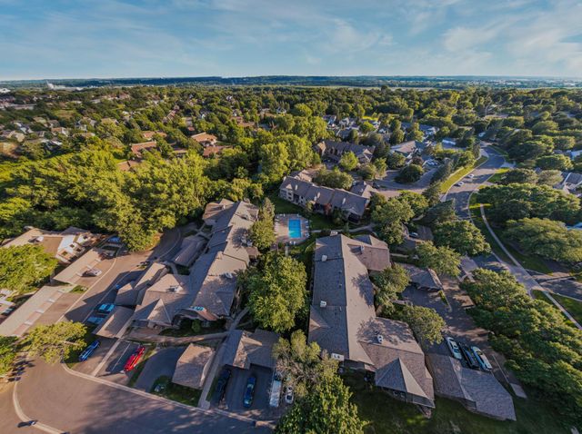 7019 W 110th Street Circle 15, Bloomington, MN 55438