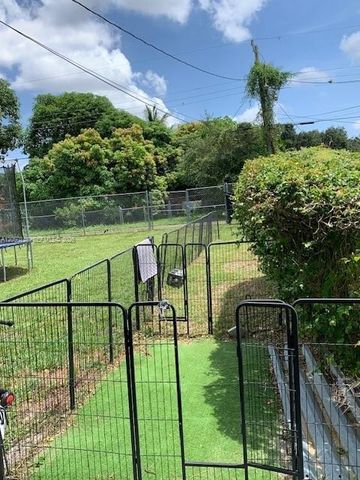 1630 NW 124th St, North Miami, FL 33167