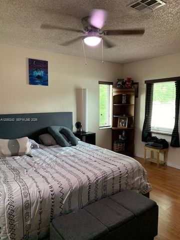 1630 NW 124th St, North Miami, FL 33167