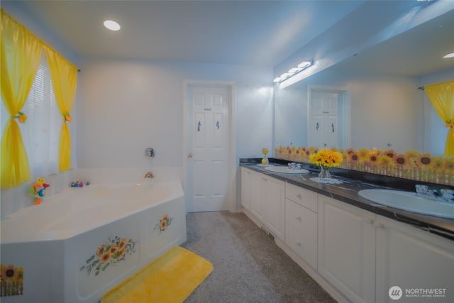 5615 S 233rd Street, Kent, WA 98032