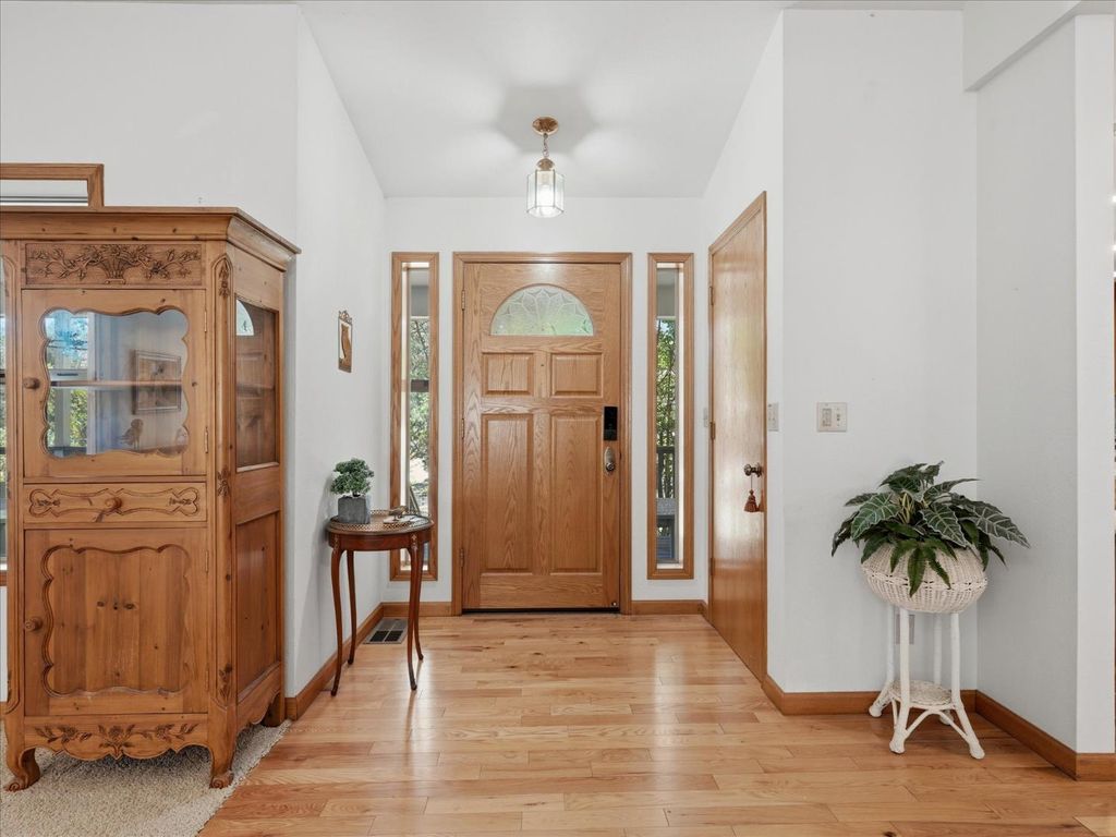 Image 11 of property listing at 45241 Dillon Drive, Ahwahnee, CA 93601