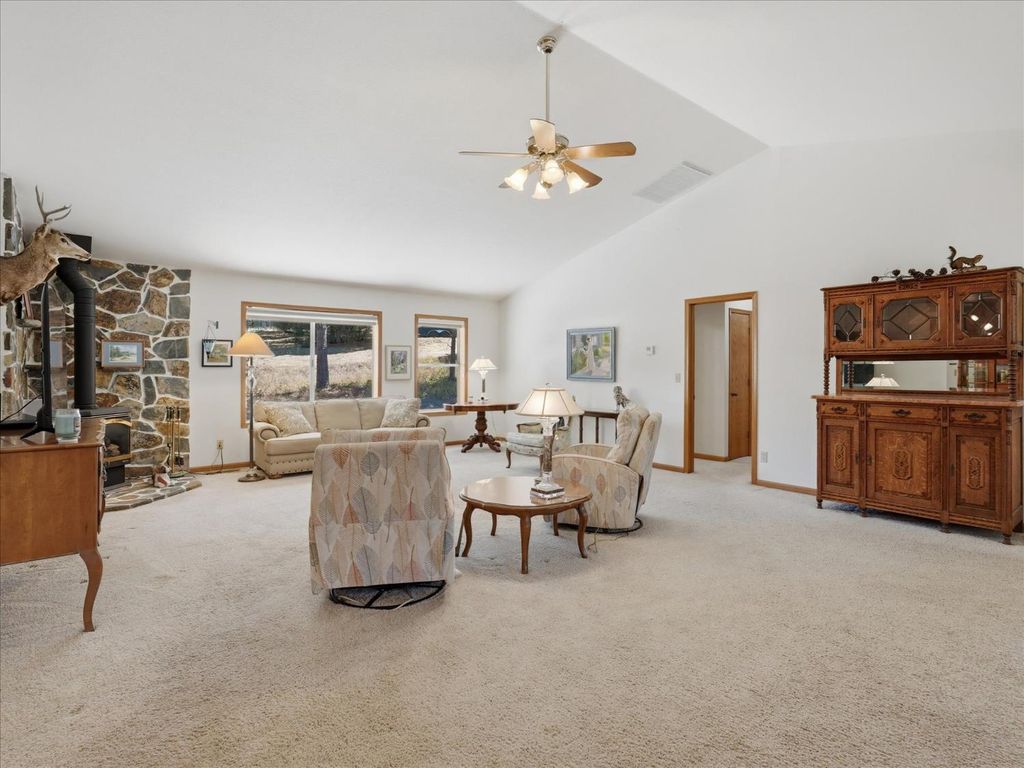 Image 12 of property listing at 45241 Dillon Drive, Ahwahnee, CA 93601