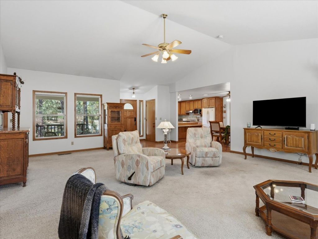 Image 14 of property listing at 45241 Dillon Drive, Ahwahnee, CA 93601