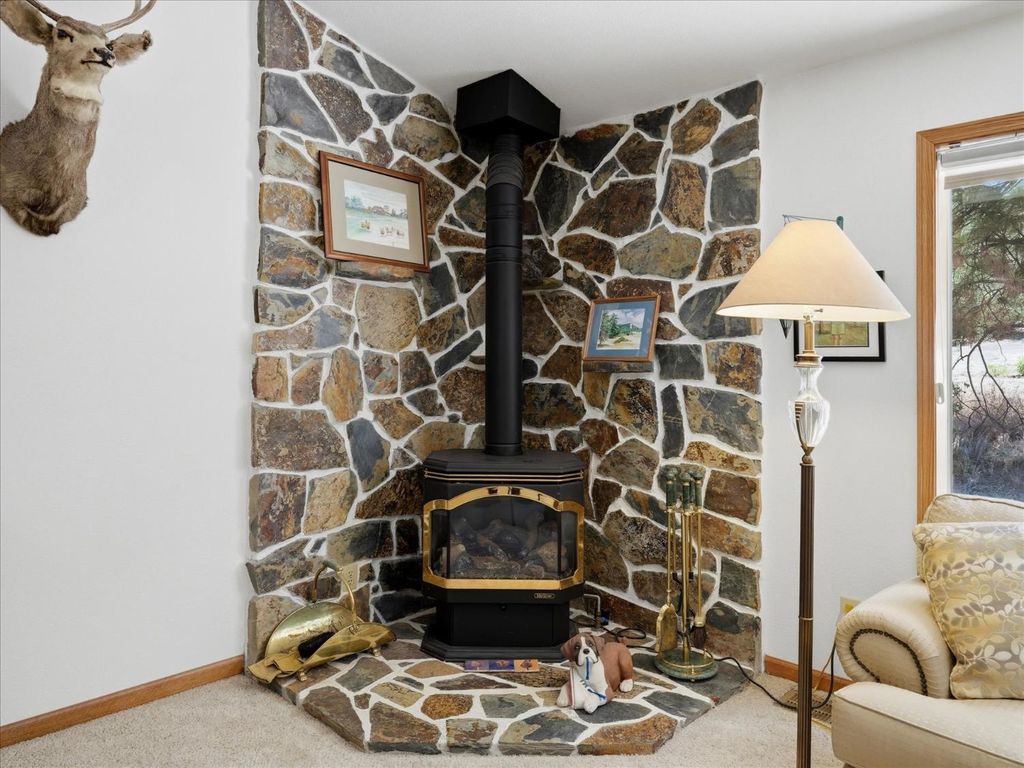 Image 15 of property listing at 45241 Dillon Drive, Ahwahnee, CA 93601