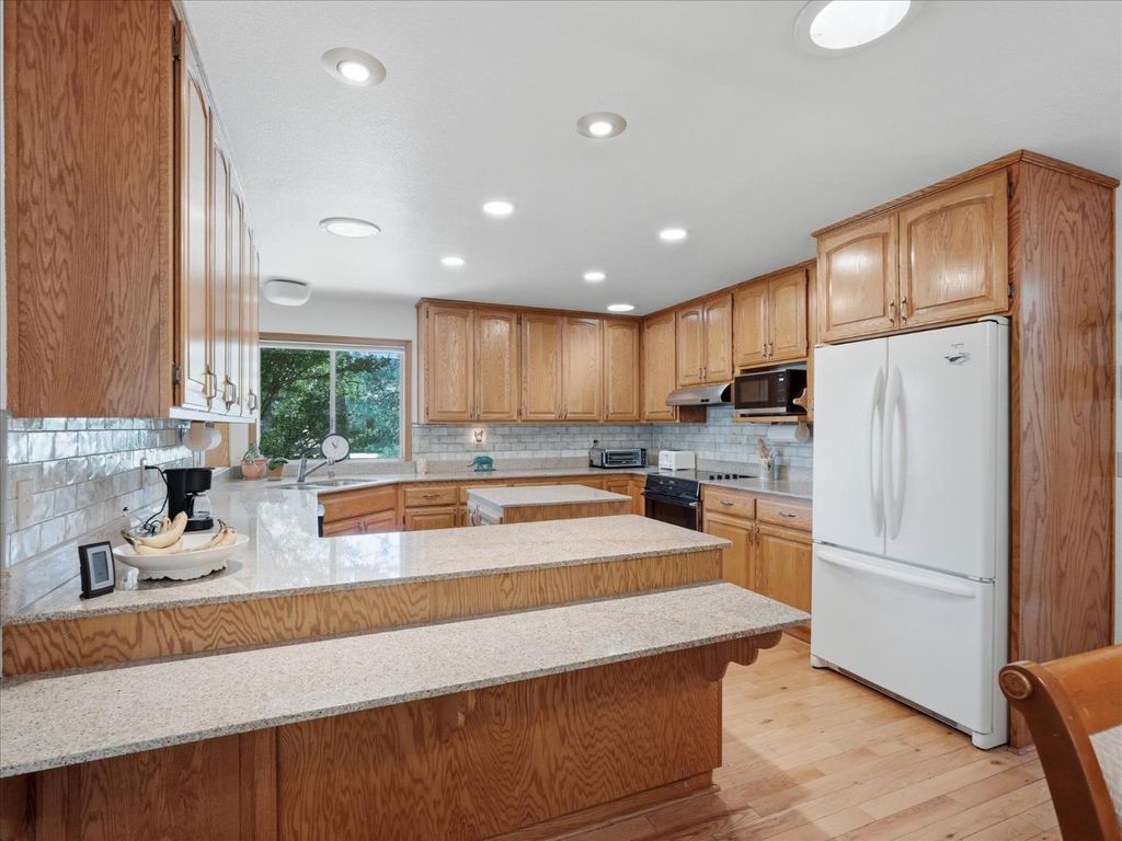 Image 18 of property listing at 45241 Dillon Drive, Ahwahnee, CA 93601