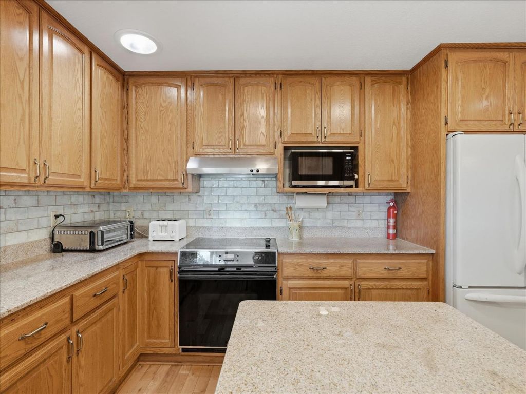 Image 20 of property listing at 45241 Dillon Drive, Ahwahnee, CA 93601