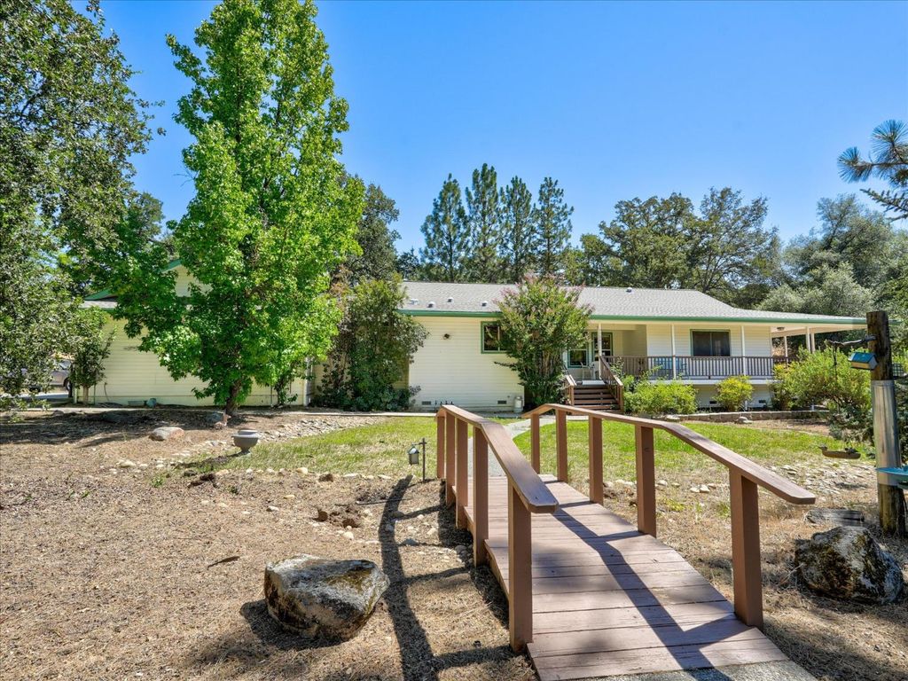 Image 3 of property listing at 45241 Dillon Drive, Ahwahnee, CA 93601