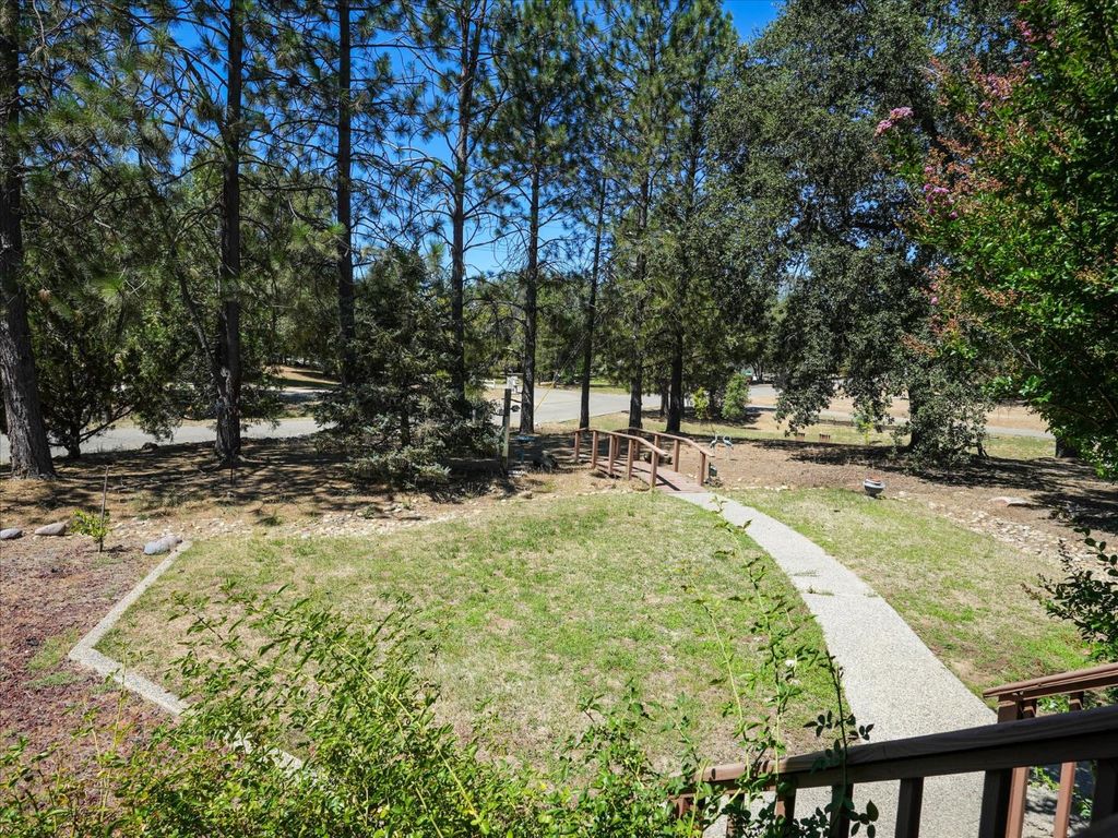 Image 9 of property listing at 45241 Dillon Drive, Ahwahnee, CA 93601