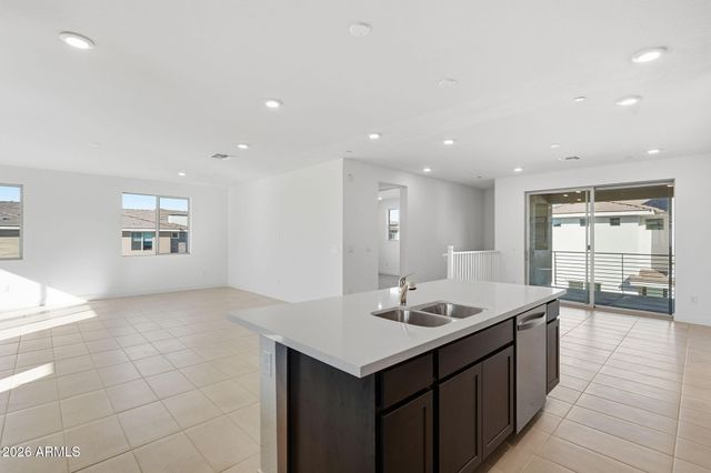 2121 W Sonoran Desert Drive 113, Phoenix, AZ 85085