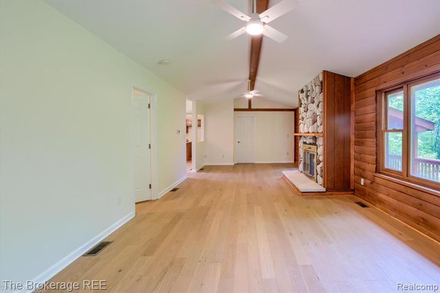 1077 Hadley Road, Lapeer, MI 48446