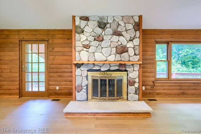 1077 Hadley Road, Lapeer, MI 48446