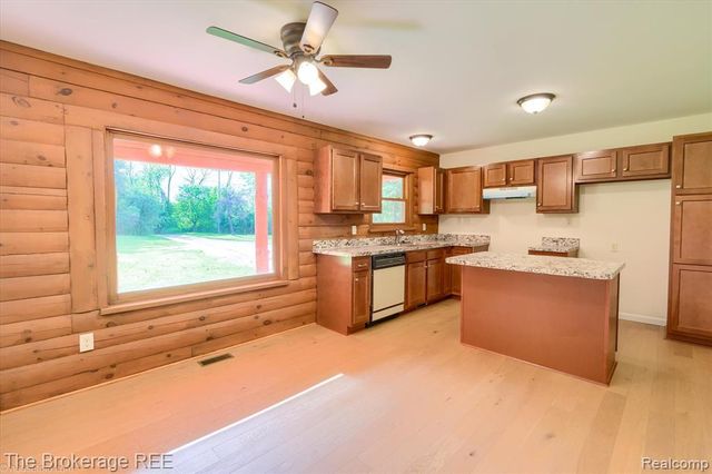 1077 Hadley Road, Lapeer, MI 48446