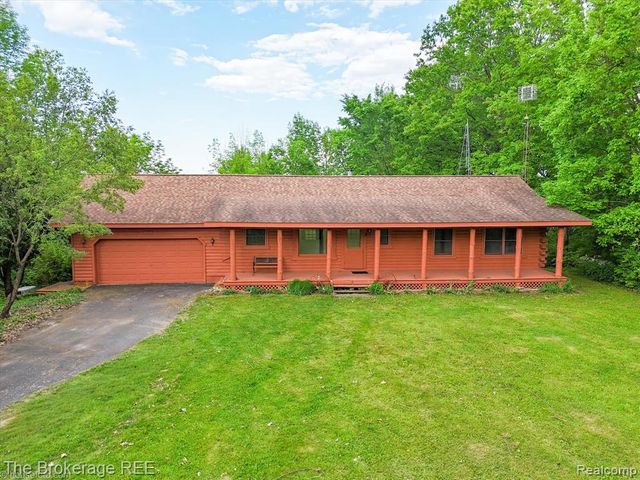 1077 Hadley Road, Lapeer, MI 48446