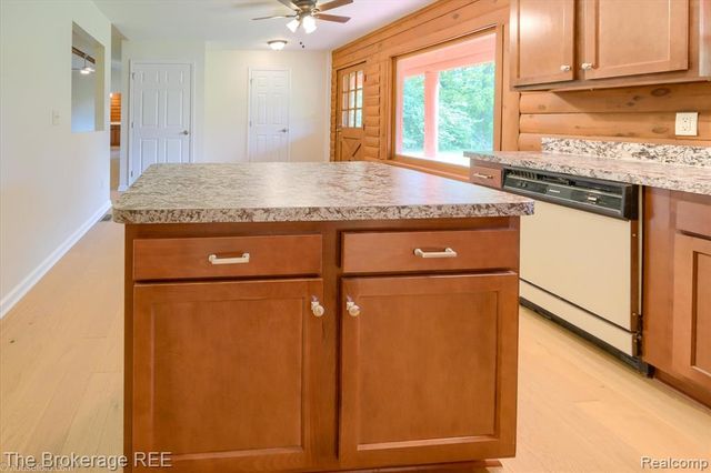 1077 Hadley Road, Lapeer, MI 48446