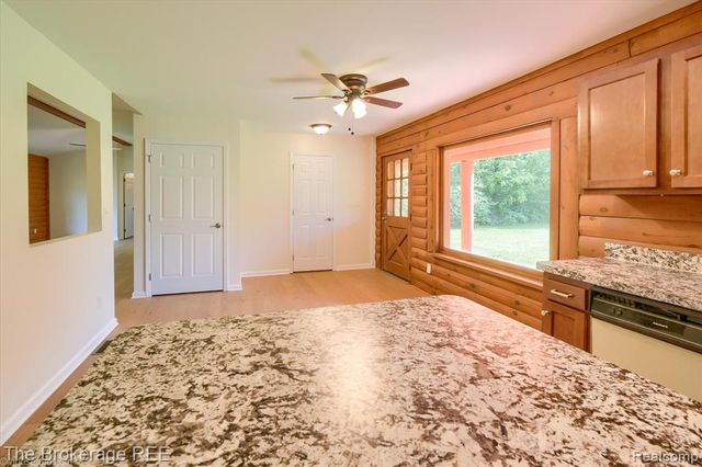 1077 Hadley Road, Lapeer, MI 48446